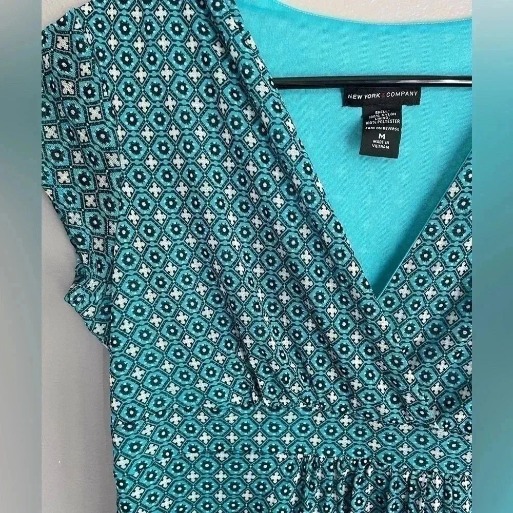 New York & Company Women’s Baby Doll Blouse Size Medium - Picture 3 of 6